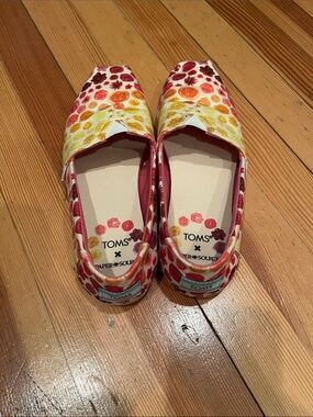 TOMS Floral Watercolor Slip-Ons - Red, Pink, Yellow, great condition